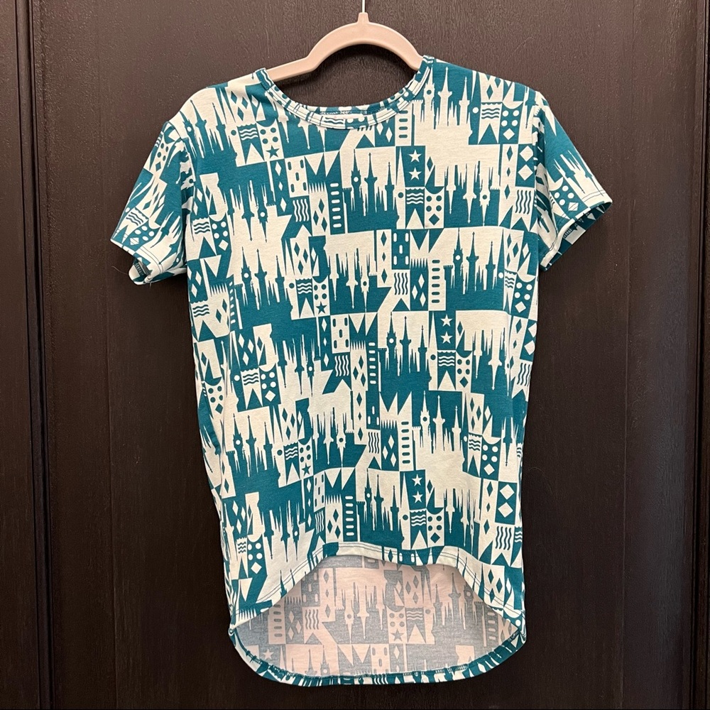 LuLaRoe Disney castle girls short sleeve shirt size 6